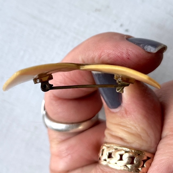 Vintage 30's Celluloid Bow Tie Butterfly Brooch Romantic Layered 2 Tone Yellow - Picture 5 of 10